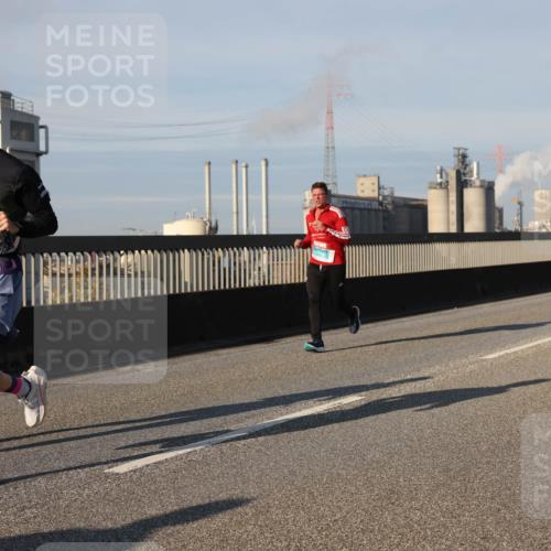 03.10.2025 - Köhlbrandbrückenlauf Lena Gebhardt http://msf.ph/oto/9132441 03.10.2025 09:50:27 Position 2 0, 3, 145 meine-sportfotos.de