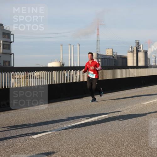 03.10.2025 - Köhlbrandbrückenlauf Lena Gebhardt http://msf.ph/oto/9132449 03.10.2025 09:50:27 Position 2 1, 3, 1486 meine-sportfotos.de