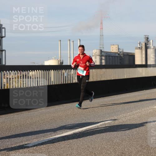 03.10.2025 - Köhlbrandbrückenlauf Lena Gebhardt http://msf.ph/oto/9132456 03.10.2025 09:50:27 Position 2  meine-sportfotos.de