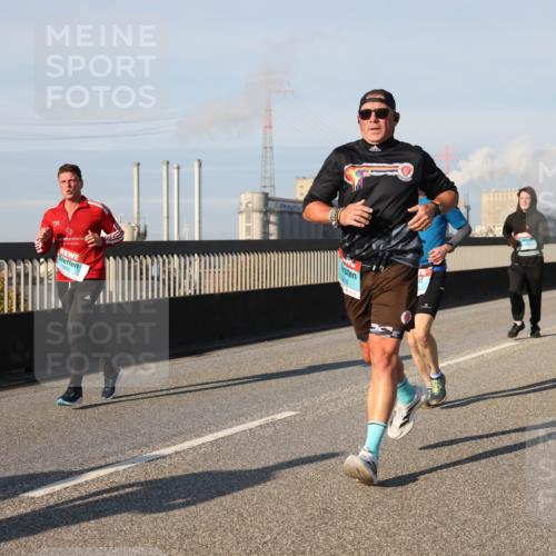 03.10.2025 - Köhlbrandbrückenlauf Lena Gebhardt http://msf.ph/oto/9132486 03.10.2025 09:50:28 Position 2  meine-sportfotos.de