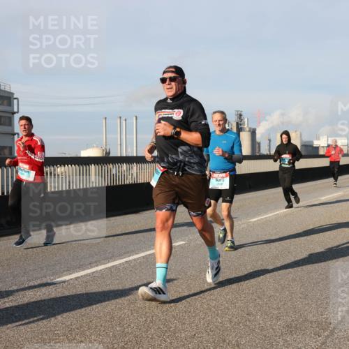 03.10.2025 - Köhlbrandbrückenlauf Lena Gebhardt http://msf.ph/oto/9132505 03.10.2025 09:50:28 Position 2 1319 meine-sportfotos.de