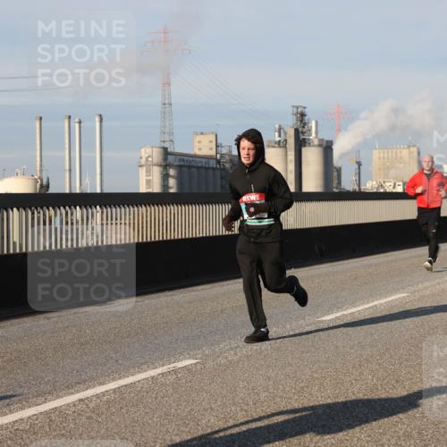 03.10.2025 - Köhlbrandbrückenlauf Lena Gebhardt http://msf.ph/oto/9132561 03.10.2025 09:50:30 Position 2  meine-sportfotos.de
