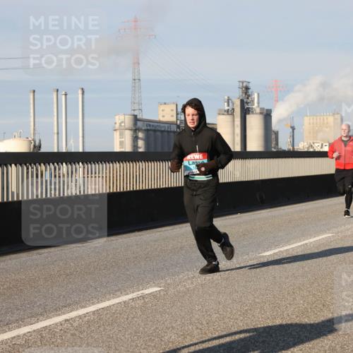 03.10.2025 - Köhlbrandbrückenlauf Lena Gebhardt http://msf.ph/oto/9132569 03.10.2025 09:50:30 Position 2  meine-sportfotos.de
