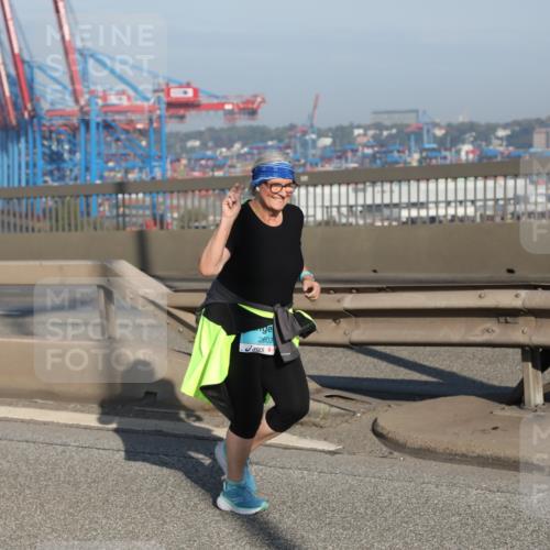 03.10.2025 - Köhlbrandbrückenlauf Yannick Fuchs http://msf.ph/oto/9132571 03.10.2025 09:04:42 Position 2 2603, 118 meine-sportfotos.de