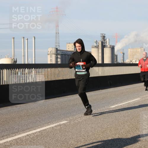 03.10.2025 - Köhlbrandbrückenlauf Lena Gebhardt http://msf.ph/oto/9132572 03.10.2025 09:50:30 Position 2  meine-sportfotos.de