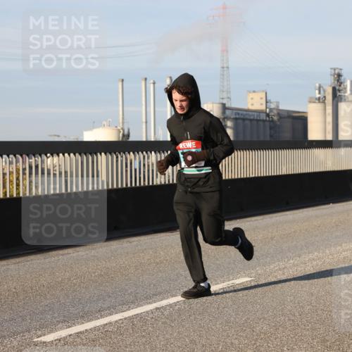 03.10.2025 - Köhlbrandbrückenlauf Lena Gebhardt http://msf.ph/oto/9132607 03.10.2025 09:50:30 Position 2  meine-sportfotos.de
