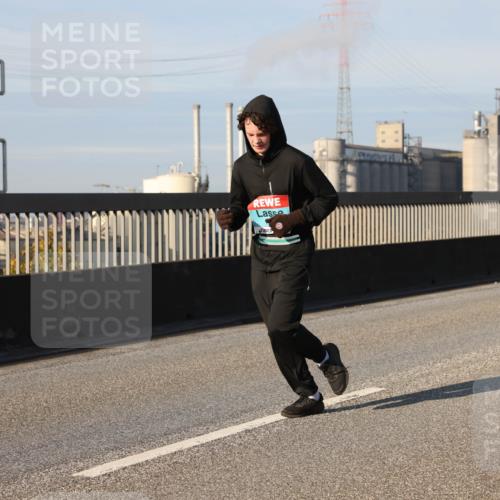 03.10.2025 - Köhlbrandbrückenlauf Lena Gebhardt http://msf.ph/oto/9132615 03.10.2025 09:50:30 Position 2  meine-sportfotos.de