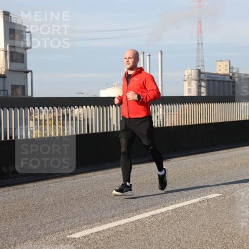 03.10.2025 - Köhlbrandbrückenlauf Lena Gebhardt http://msf.ph/oto/9132668 03.10.2025 09:50:33 Position 2  meine-sportfotos.de
