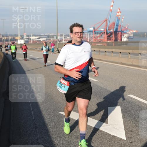 03.10.2025 - Köhlbrandbrückenlauf Yannick Fuchs http://msf.ph/oto/9132676 03.10.2025 09:04:59 Position 2 2485 meine-sportfotos.de