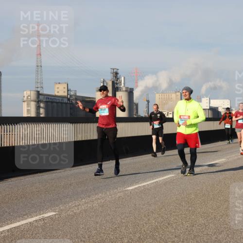 03.10.2025 - Köhlbrandbrückenlauf Lena Gebhardt http://msf.ph/oto/9132703 03.10.2025 09:50:36 Position 2  meine-sportfotos.de