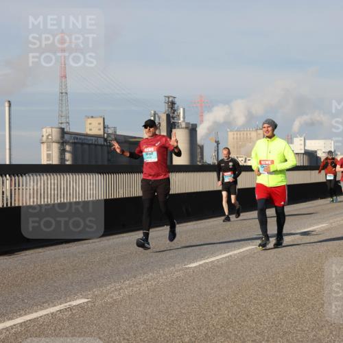 03.10.2025 - Köhlbrandbrückenlauf Lena Gebhardt http://msf.ph/oto/9132705 03.10.2025 09:50:36 Position 2  meine-sportfotos.de