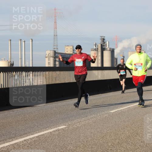 03.10.2025 - Köhlbrandbrückenlauf Lena Gebhardt http://msf.ph/oto/9132709 03.10.2025 09:50:36 Position 2  meine-sportfotos.de