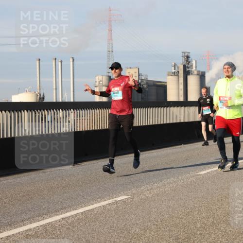 03.10.2025 - Köhlbrandbrückenlauf Lena Gebhardt http://msf.ph/oto/9132715 03.10.2025 09:50:37 Position 2  meine-sportfotos.de