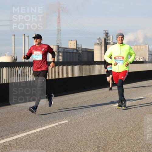 03.10.2025 - Köhlbrandbrückenlauf Lena Gebhardt http://msf.ph/oto/9132721 03.10.2025 09:50:37 Position 2 2696, 1451 meine-sportfotos.de