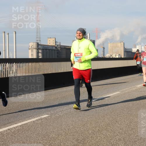 03.10.2025 - Köhlbrandbrückenlauf Lena Gebhardt http://msf.ph/oto/9132725 03.10.2025 09:50:37 Position 2 2696, 145 meine-sportfotos.de