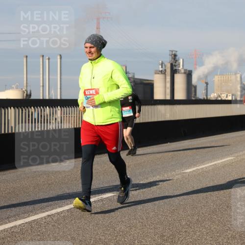 03.10.2025 - Köhlbrandbrückenlauf Lena Gebhardt http://msf.ph/oto/9132745 03.10.2025 09:50:38 Position 2  meine-sportfotos.de