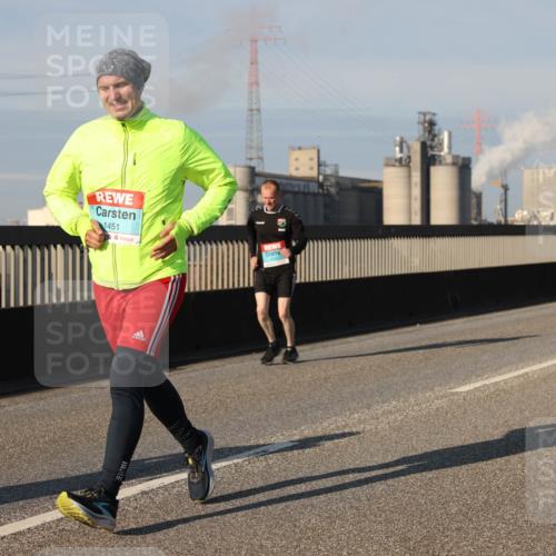03.10.2025 - Köhlbrandbrückenlauf Lena Gebhardt http://msf.ph/oto/9132750 03.10.2025 09:50:39 Position 2 1451 meine-sportfotos.de