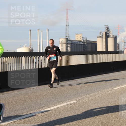 03.10.2025 - Köhlbrandbrückenlauf Lena Gebhardt http://msf.ph/oto/9132762 03.10.2025 09:50:39 Position 2 451 meine-sportfotos.de