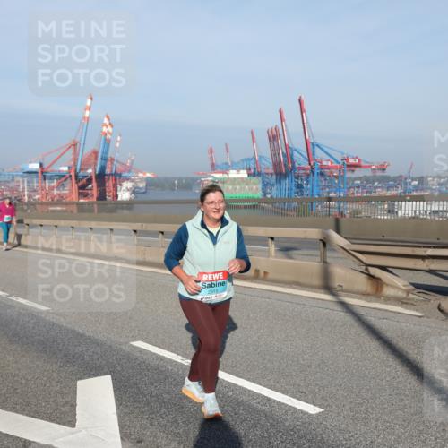 03.10.2025 - Köhlbrandbrückenlauf Yannick Fuchs http://msf.ph/oto/9132771 03.10.2025 09:05:05 Position 2 2515 meine-sportfotos.de