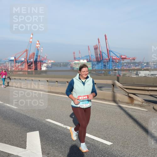 03.10.2025 - Köhlbrandbrückenlauf Yannick Fuchs http://msf.ph/oto/9132775 03.10.2025 09:05:06 Position 2 2515 meine-sportfotos.de