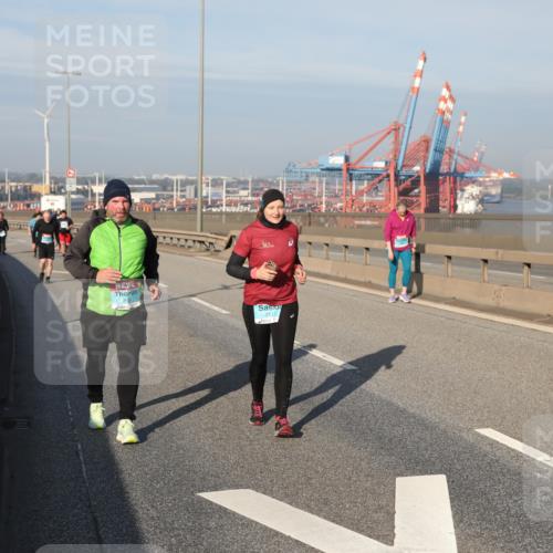 03.10.2025 - Köhlbrandbrückenlauf Yannick Fuchs http://msf.ph/oto/9132810 03.10.2025 09:05:09 Position 2 25, 2517 meine-sportfotos.de