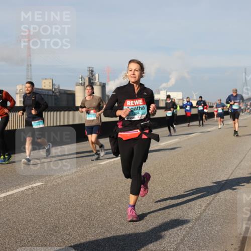 03.10.2025 - Köhlbrandbrückenlauf Lena Gebhardt http://msf.ph/oto/9132827 03.10.2025 09:50:43 Position 2 1294 meine-sportfotos.de