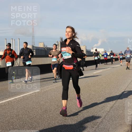 03.10.2025 - Köhlbrandbrückenlauf Lena Gebhardt http://msf.ph/oto/9132831 03.10.2025 09:50:43 Position 2 1294 meine-sportfotos.de