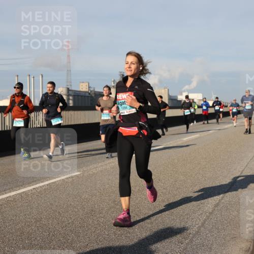 03.10.2025 - Köhlbrandbrückenlauf Lena Gebhardt http://msf.ph/oto/9132832 03.10.2025 09:50:43 Position 2 1294 meine-sportfotos.de