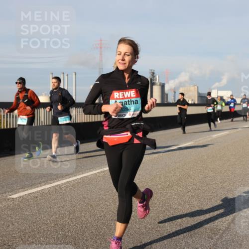 03.10.2025 - Köhlbrandbrückenlauf Lena Gebhardt http://msf.ph/oto/9132835 03.10.2025 09:50:44 Position 2 1294 meine-sportfotos.de