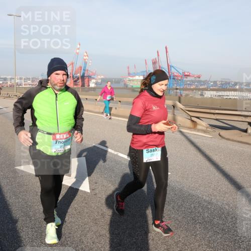 03.10.2025 - Köhlbrandbrückenlauf Yannick Fuchs http://msf.ph/oto/9132838 03.10.2025 09:05:11 Position 2 25, 2517, 18 meine-sportfotos.de