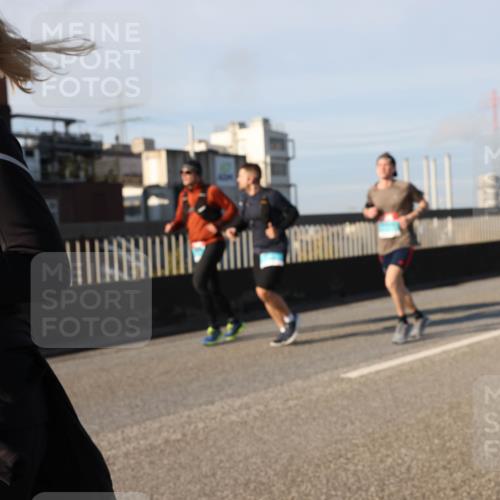 03.10.2025 - Köhlbrandbrückenlauf Lena Gebhardt http://msf.ph/oto/9132849 03.10.2025 09:50:44 Position 2  meine-sportfotos.de