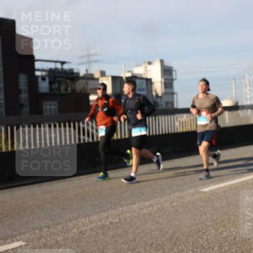 03.10.2025 - Köhlbrandbrückenlauf Lena Gebhardt http://msf.ph/oto/9132857 03.10.2025 09:50:45 Position 2  meine-sportfotos.de