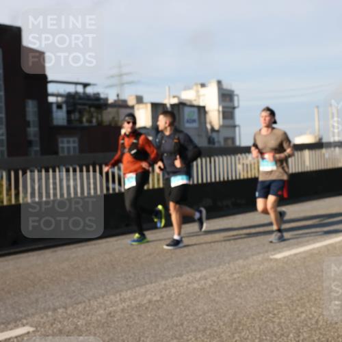 03.10.2025 - Köhlbrandbrückenlauf Lena Gebhardt http://msf.ph/oto/9132858 03.10.2025 09:50:45 Position 2  meine-sportfotos.de