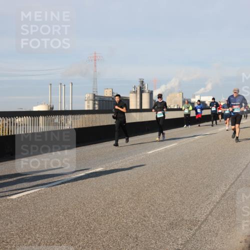 03.10.2025 - Köhlbrandbrückenlauf Lena Gebhardt http://msf.ph/oto/9132870 03.10.2025 09:50:45 Position 2  meine-sportfotos.de