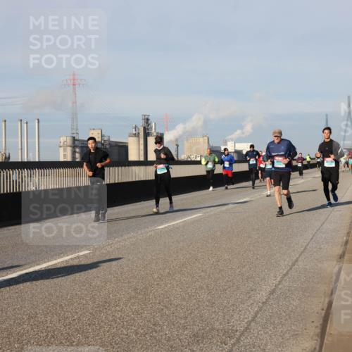 03.10.2025 - Köhlbrandbrückenlauf Lena Gebhardt http://msf.ph/oto/9132876 03.10.2025 09:50:46 Position 2  meine-sportfotos.de