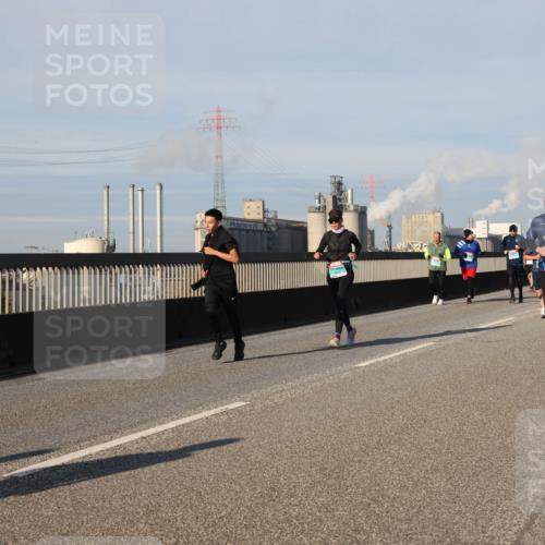 03.10.2025 - Köhlbrandbrückenlauf Lena Gebhardt http://msf.ph/oto/9132882 03.10.2025 09:50:46 Position 2  meine-sportfotos.de