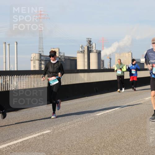 03.10.2025 - Köhlbrandbrückenlauf Lena Gebhardt http://msf.ph/oto/9132892 03.10.2025 09:50:47 Position 2 2814, 1250 meine-sportfotos.de