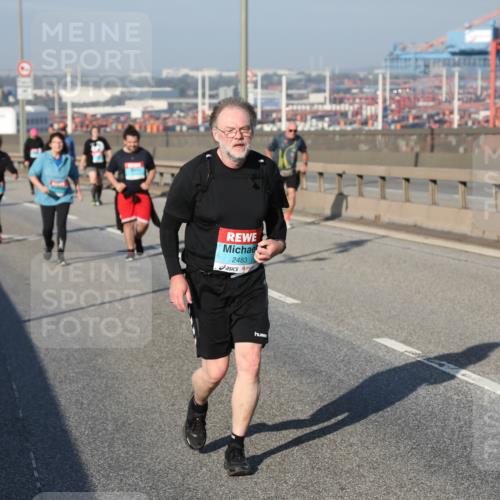 03.10.2025 - Köhlbrandbrückenlauf Yannick Fuchs http://msf.ph/oto/9132896 03.10.2025 09:05:17 Position 2 2483 meine-sportfotos.de