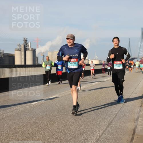 03.10.2025 - Köhlbrandbrückenlauf Lena Gebhardt http://msf.ph/oto/9132897 03.10.2025 09:50:47 Position 2 2814, 1250, 1089 meine-sportfotos.de
