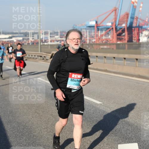 03.10.2025 - Köhlbrandbrückenlauf Yannick Fuchs http://msf.ph/oto/9132916 03.10.2025 09:05:19 Position 2 2483 meine-sportfotos.de