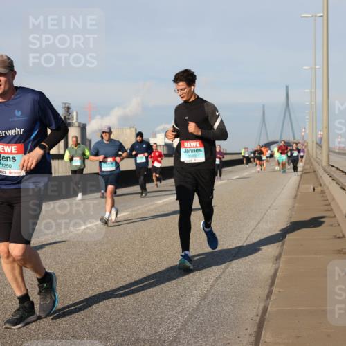 03.10.2025 - Köhlbrandbrückenlauf Lena Gebhardt http://msf.ph/oto/9132924 03.10.2025 09:50:48 Position 2 1250, 1089 meine-sportfotos.de
