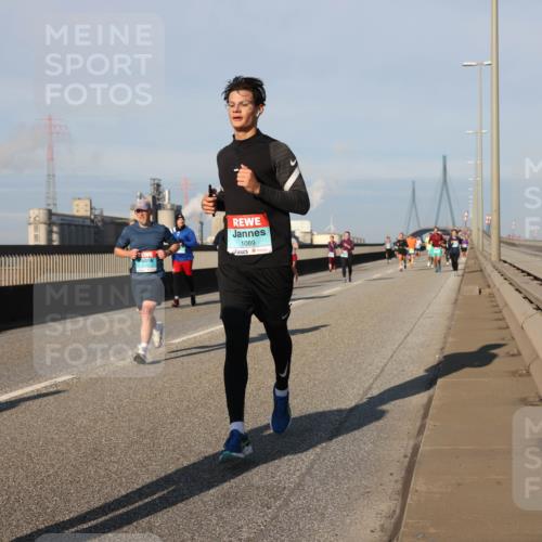 03.10.2025 - Köhlbrandbrückenlauf Lena Gebhardt http://msf.ph/oto/9132938 03.10.2025 09:50:49 Position 2 1089 meine-sportfotos.de