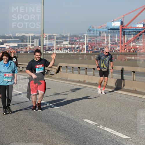03.10.2025 - Köhlbrandbrückenlauf Yannick Fuchs http://msf.ph/oto/9132939 03.10.2025 09:05:21 Position 2 2178, 2179 meine-sportfotos.de