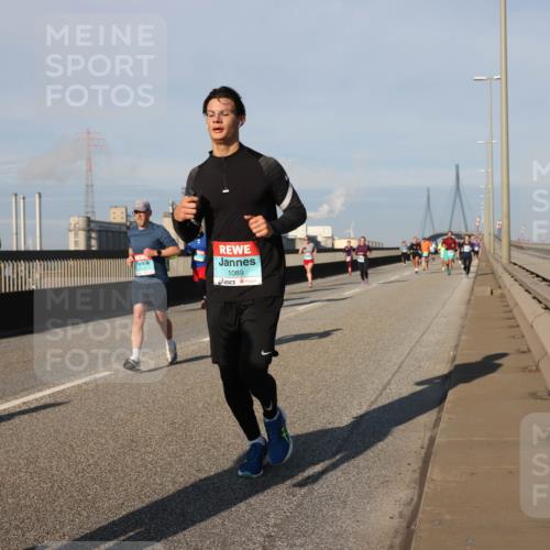 03.10.2025 - Köhlbrandbrückenlauf Lena Gebhardt http://msf.ph/oto/9132940 03.10.2025 09:50:49 Position 2 1089 meine-sportfotos.de