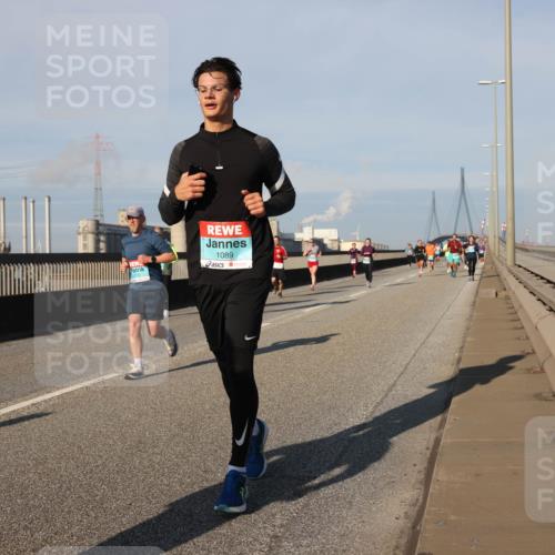 03.10.2025 - Köhlbrandbrückenlauf Lena Gebhardt http://msf.ph/oto/9132945 03.10.2025 09:50:50 Position 2 1089 meine-sportfotos.de