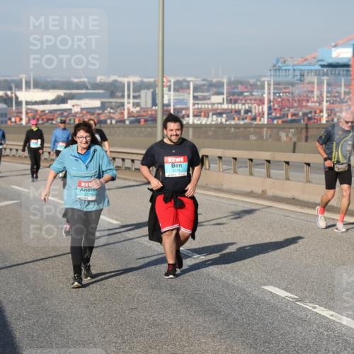 03.10.2025 - Köhlbrandbrückenlauf Yannick Fuchs http://msf.ph/oto/9132948 03.10.2025 09:05:22 Position 2 2178, 2179 meine-sportfotos.de