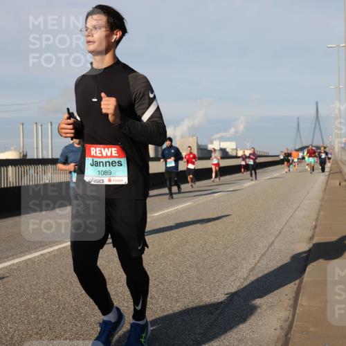 03.10.2025 - Köhlbrandbrückenlauf Lena Gebhardt http://msf.ph/oto/9132949 03.10.2025 09:50:50 Position 2 1089 meine-sportfotos.de