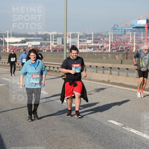 03.10.2025 - Köhlbrandbrückenlauf Yannick Fuchs http://msf.ph/oto/9132952 03.10.2025 09:05:22 Position 2 2178, 2179 meine-sportfotos.de