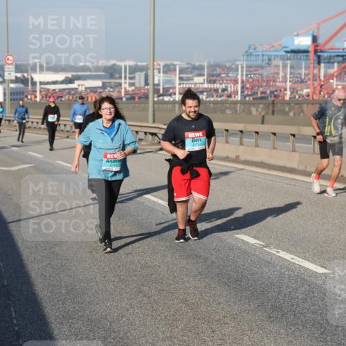 03.10.2025 - Köhlbrandbrückenlauf Yannick Fuchs http://msf.ph/oto/9132961 03.10.2025 09:05:23 Position 2 2178, 2179 meine-sportfotos.de