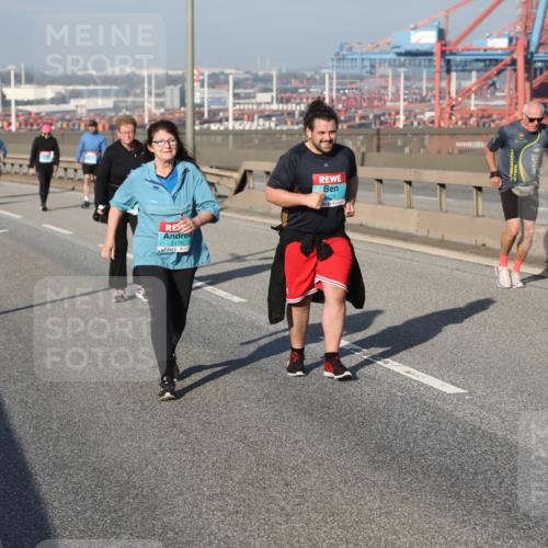 03.10.2025 - Köhlbrandbrückenlauf Yannick Fuchs http://msf.ph/oto/9132969 03.10.2025 09:05:24 Position 2 2178, 179 meine-sportfotos.de